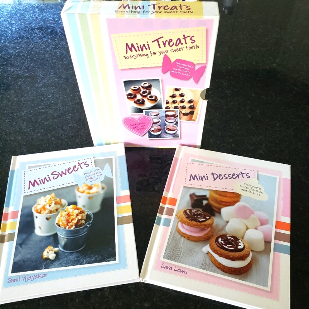 Mini Treats Cook Books.